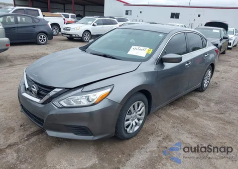2017 Nissan Altima 2.5 S z USA, uszkodzony, nr VIN 1N4AL3AP8HN364874